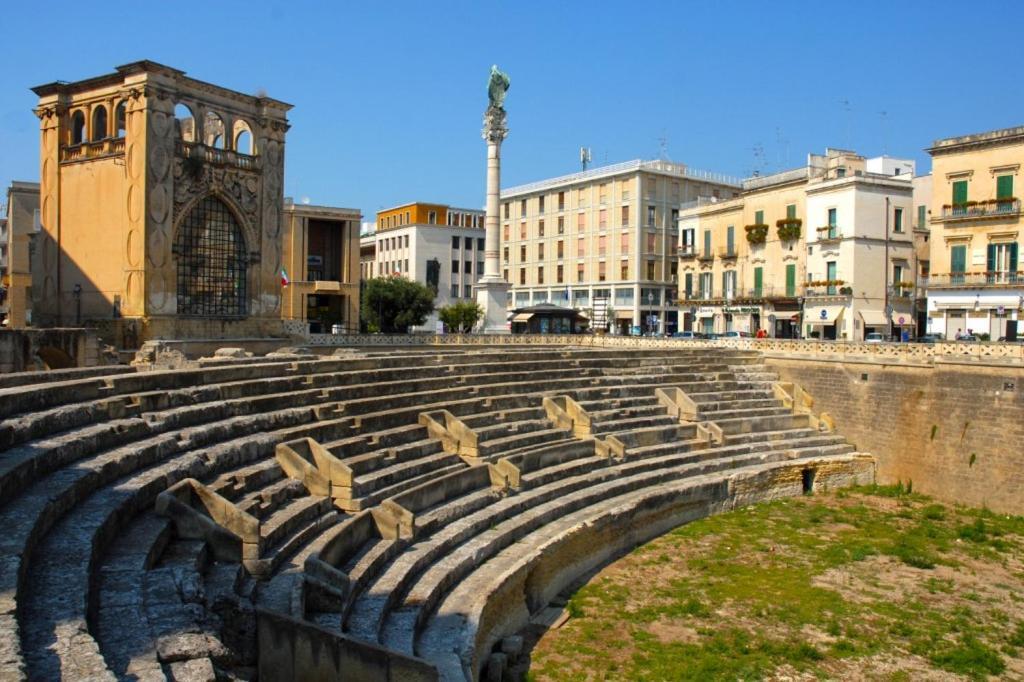לצ'ה Piazza Duomo B&B מראה חיצוני תמונה