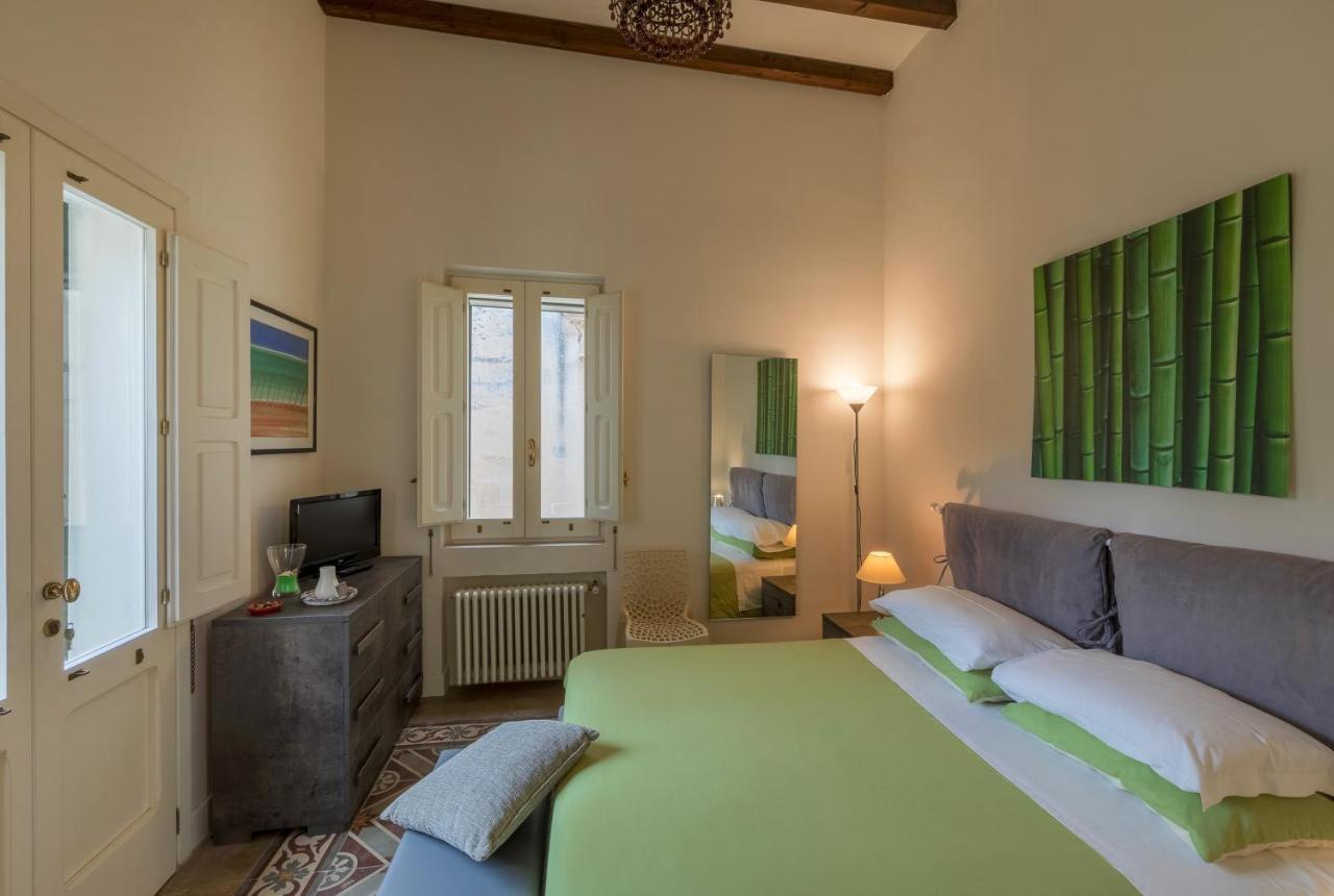 לצ'ה Piazza Duomo B&B מראה חיצוני תמונה