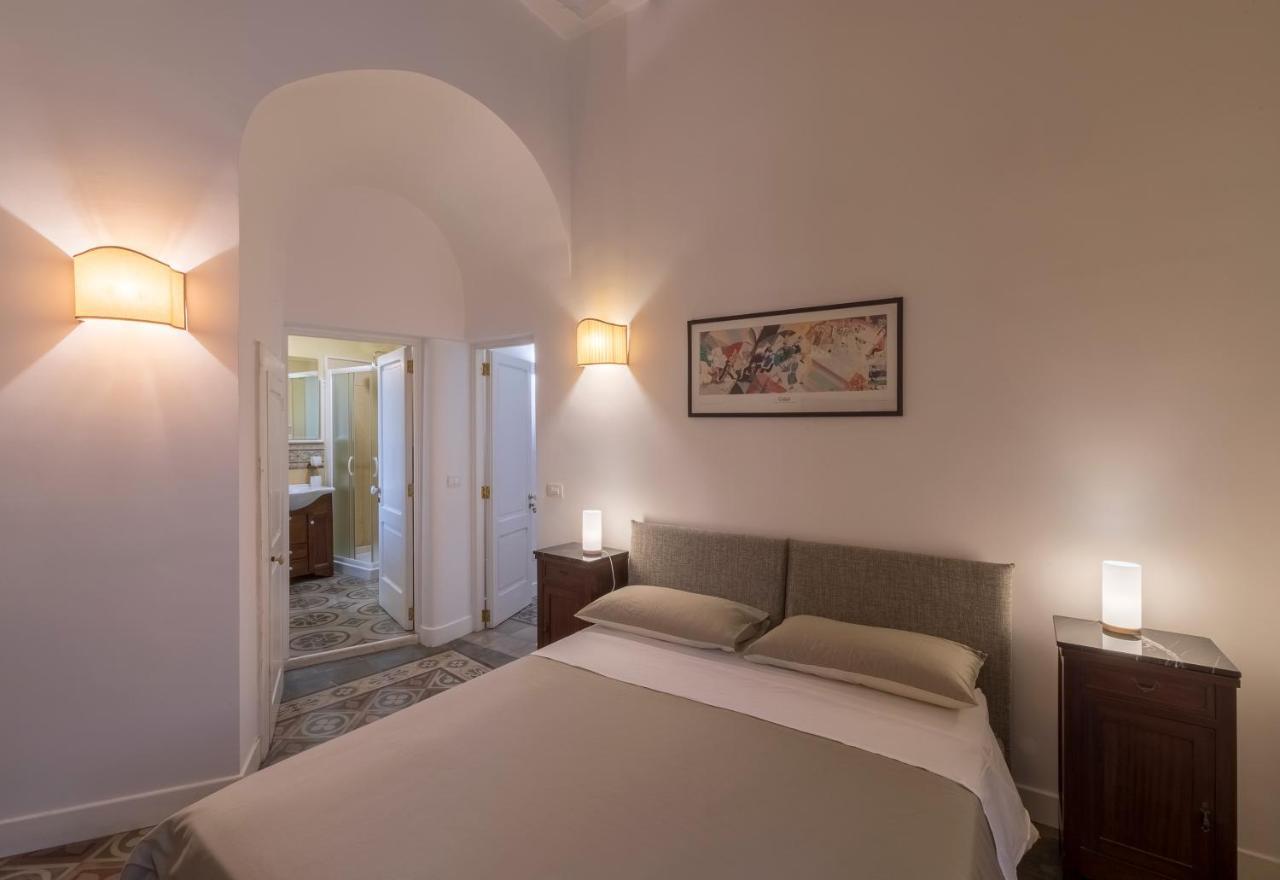 לצ'ה Piazza Duomo B&B מראה חיצוני תמונה